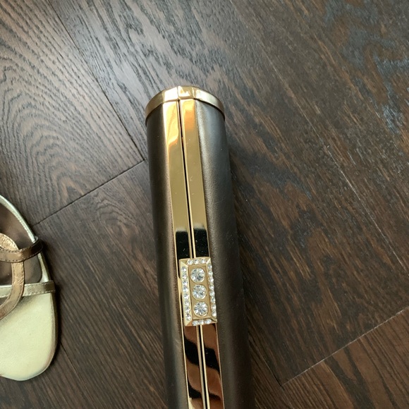 Woman’s Metallic shoes - Picture 7 of 12